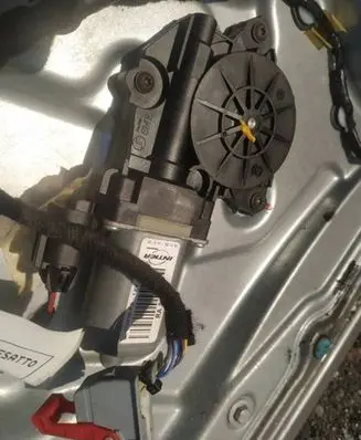 Alfa Romeo 159 Front door window regulator motor