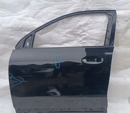Mercedes-Benz GLA H247 Front door