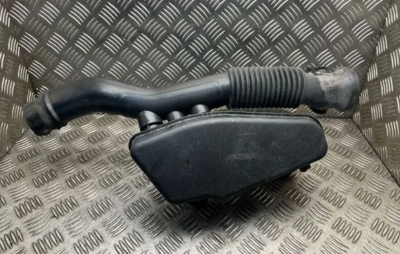 Toyota Prius (XW30) Intake resonator 1789337040