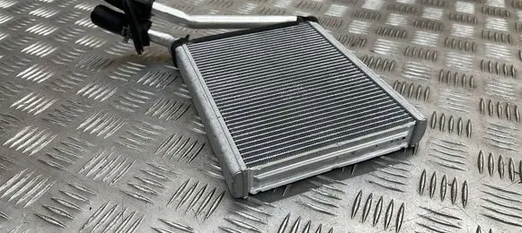 Toyota RAV 4 (XA40) Heater blower radiator