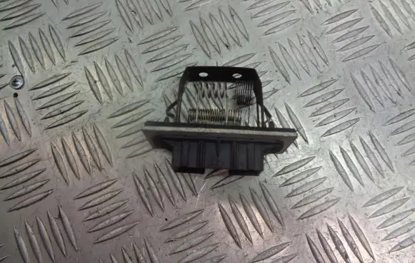 Chrysler PT Cruiser Heater blower fan relay 05058026AA