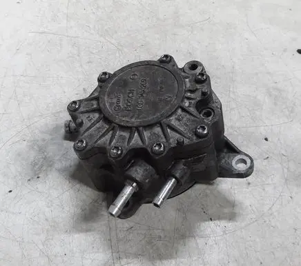 Volkswagen PASSAT B6 Vacuum pump 03G145209D 03G145209 121110B2