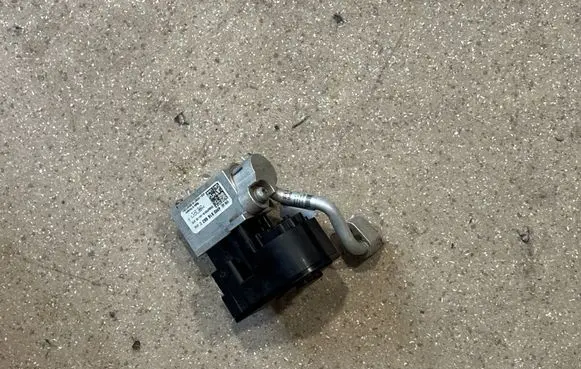 Porsche Panamera (971) Air conditioning (A/C) expansion valve 4M0816682 9712860714