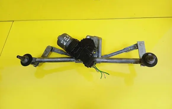 Front wiper linkage and motor