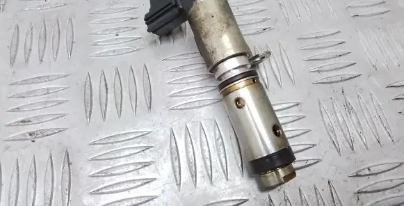Volvo XC60 Camshaft vanos timing valve 7G9N9M424AA