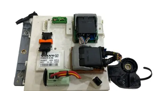 Volvo S90, V90 Comfort/convenience module 31665478AC 82560747 4HECC1