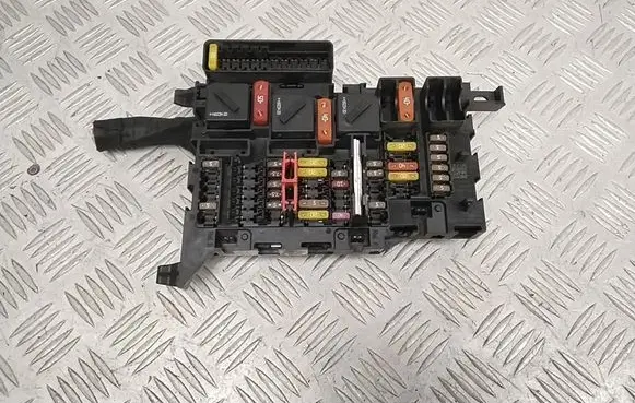 BMW 2 F45 Fuse module 9270355