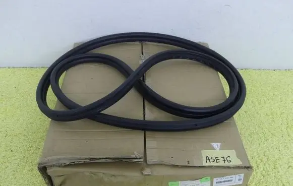 BMW 2 F46 Rear door rubber seal (on body) 51727420056