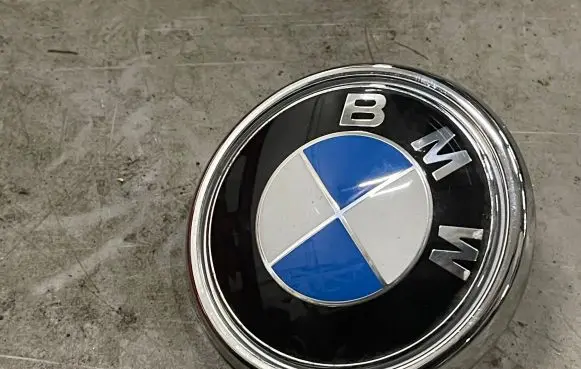 BMW X5 F15 Manufacturer badge logo/emblem 7294465 8877H