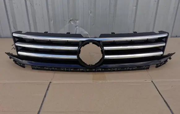 Volkswagen Caddy Front bumper upper radiator grill 2K5853653A