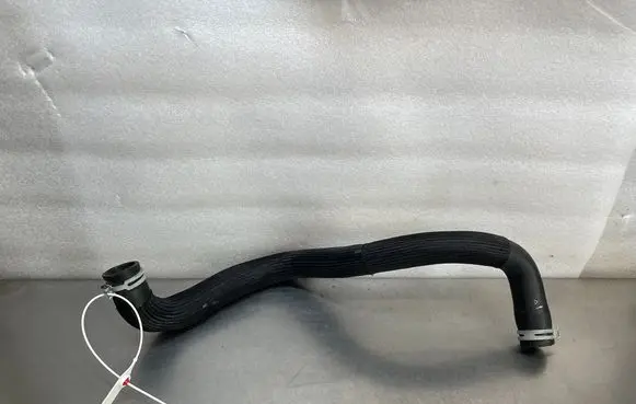 Renault Trafic III (X82) Engine coolant pipe/hose