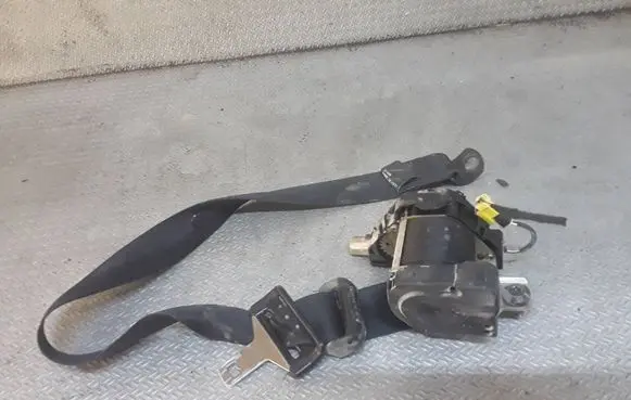 Mercedes-Benz ML W163 Rear seatbelt A1638602085