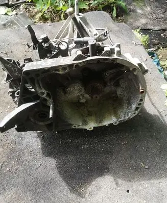 Renault Megane II Manual 5 speed gearbox K9K820021
