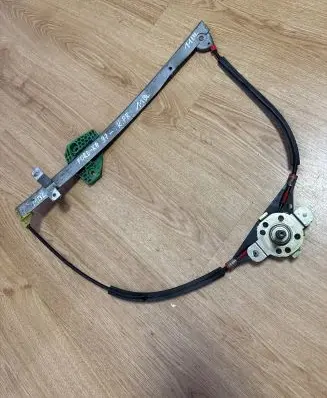 Ford Ka Front door manual window regulator E015003011