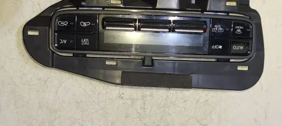 Toyota Auris E180 Climate control unit 0598000650