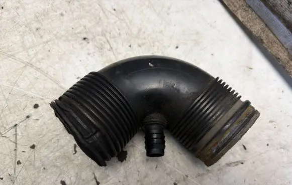 Volkswagen Sharan Air intake hose/pipe 7M0129627A