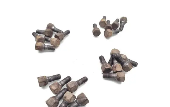 Iveco Daily 5th gen Nuts/bolts 