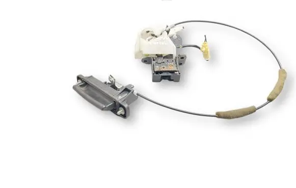 Mazda 3 I Tailgate/trunk/boot lock/catch/latch