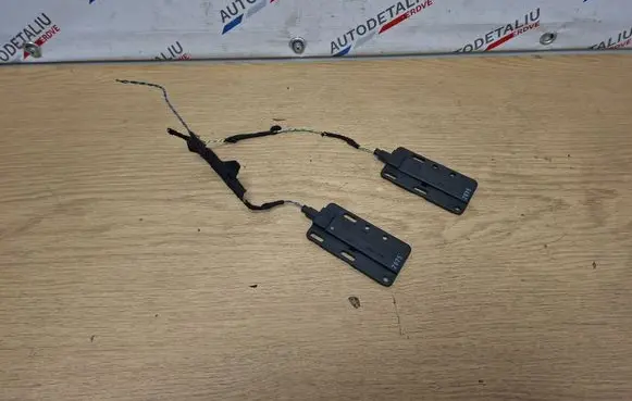 BMW X5 E70 Keyless system antenna 6922211