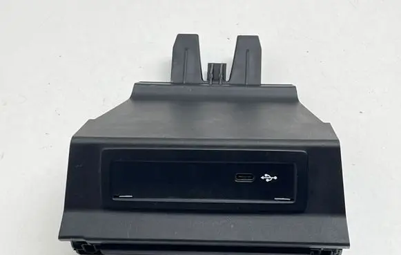 Mercedes-Benz A W177 USB socket connector 
