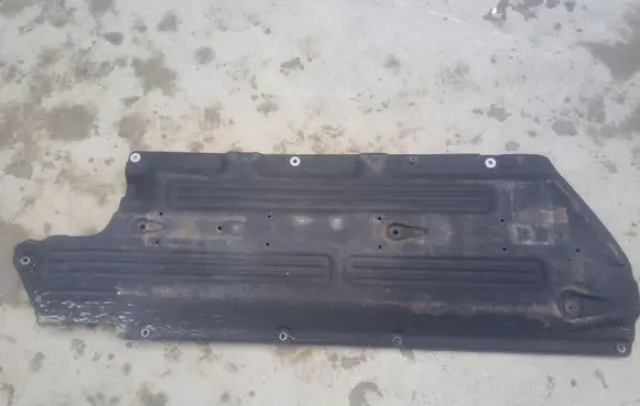 Hyundai Kona I Center/middle under tray cover 