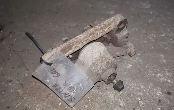 Rear brake caliper