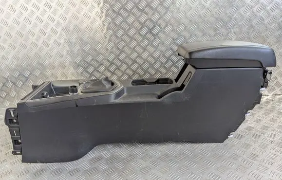 SsangYong Tivoli Armrest 77913500