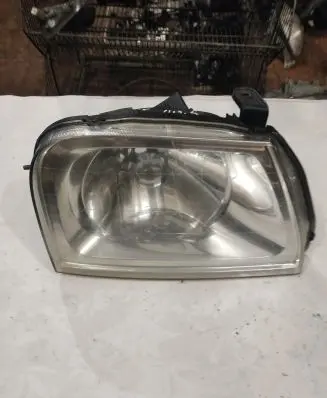 Mitsubishi L200 Headlight/headlamp