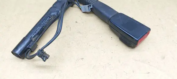 BMW 3 E90 E91 Front seatbelt buckle 7213564