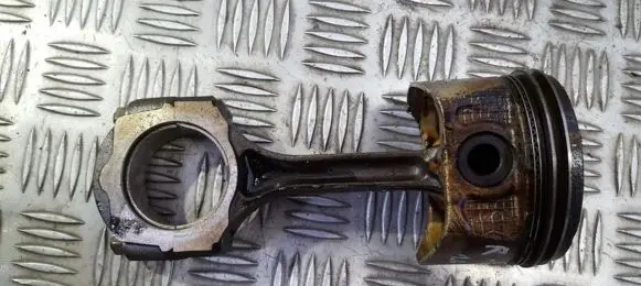 Renault Megane I Piston with connecting rod