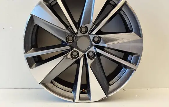 Skoda Karoq R17 alloy rim 57A601025AA