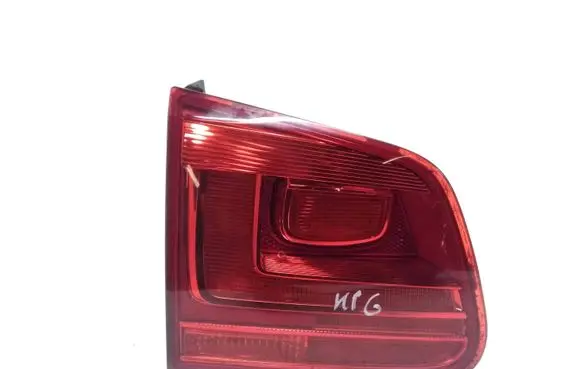 Volkswagen Tiguan Tailgate rear/tail lights