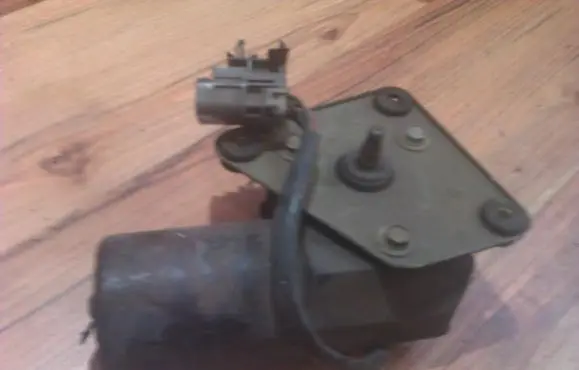Nissan Serena Wiper motor 9390332214
