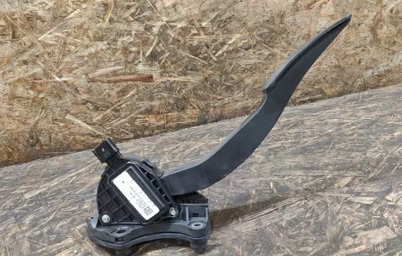 Land Rover Discovery 5 Accelerator throttle pedal GK529F836AA