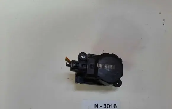 Chevrolet Orlando Air flap motor/actuator 52437251