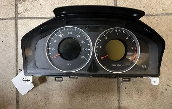 Volvo V60 Speedometer (instrument cluster) 31327583AA 36000914