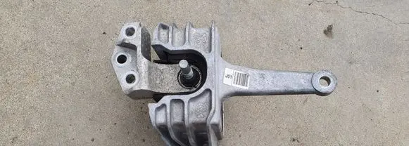 Hyundai Ioniq Engine mount bracket 21810G2000