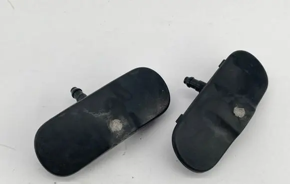 Volkswagen PASSAT CC Windshield washer spray nozzle 4L0955987C 4L0955988C