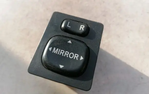 Toyota Corolla Verso AR10 Wing mirror switch 183574