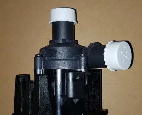Audi A4 S4 B8 8K Water pump 704071220AT