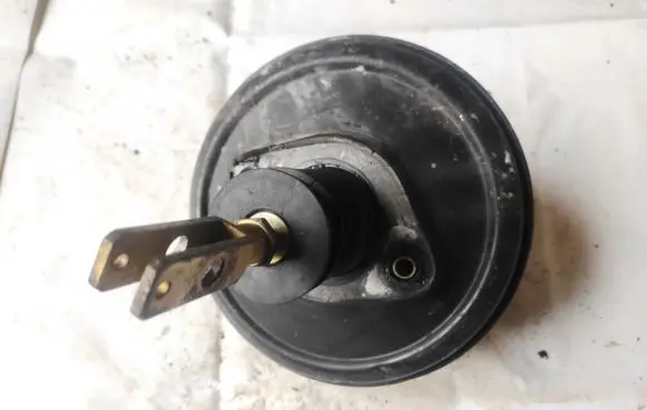 Audi A8 S8 D2 4D Brake booster 4D0612105A