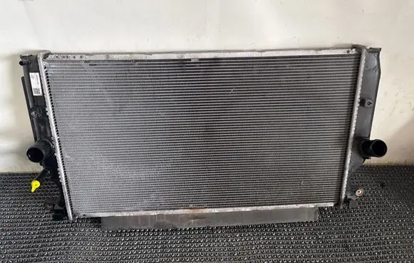 Toyota Avensis T270 Coolant radiator MF422134 MF4221343082