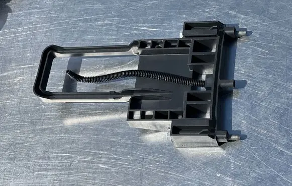 Battery bracket