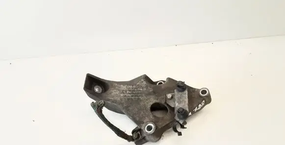 BMW 1 E81 E87 Engine mounting bracket 6775041 22116775041