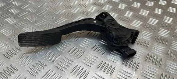 Opel Zafira C Accelerator throttle pedal 13253791