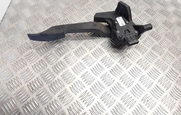 Opel Corsa C Accelerator throttle pedal 9129423