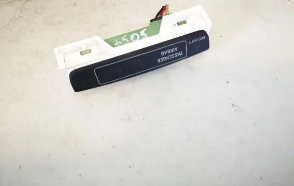 Passenger airbag on/off switch