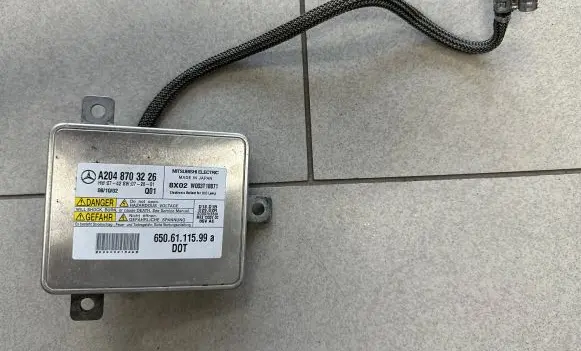 Mercedes-Benz GLK (X204) Xenon control unit/module A2048703226