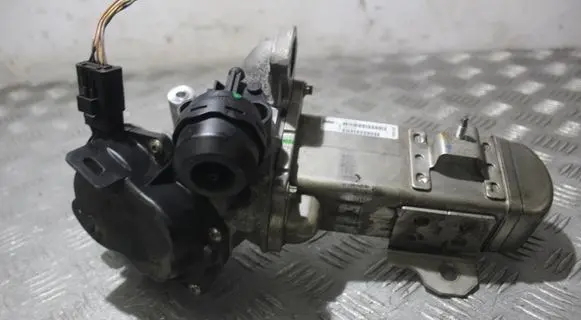 Ford Focus EGR valve cooler 30725855