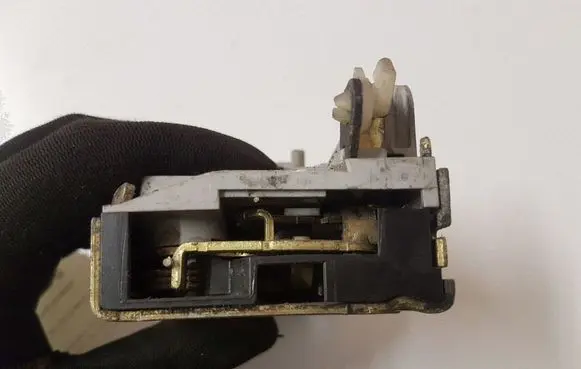 Citroen C5 Front door lock
